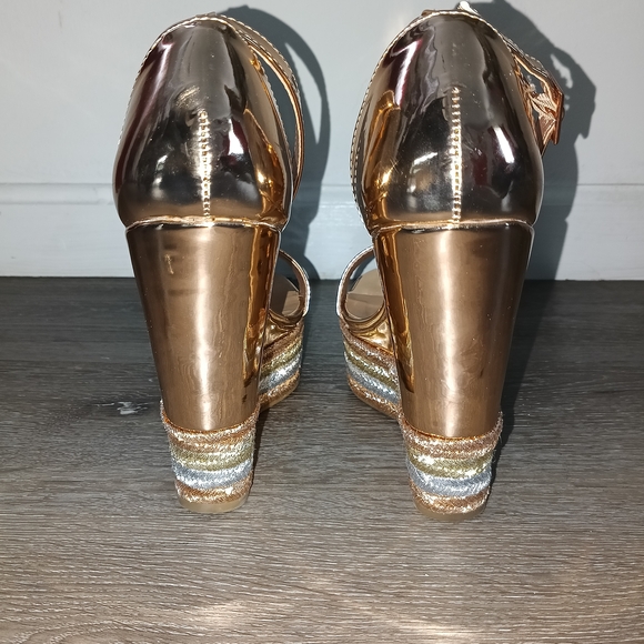 BAMBOO Metallic Gold Wedge Sandals - Picture 4 of 6